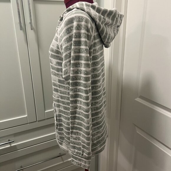 ROXY Button Neck, Double Zipper Front Pocket Hoodie Size Large Logo Zipper Pulls - Picture 11 of 15